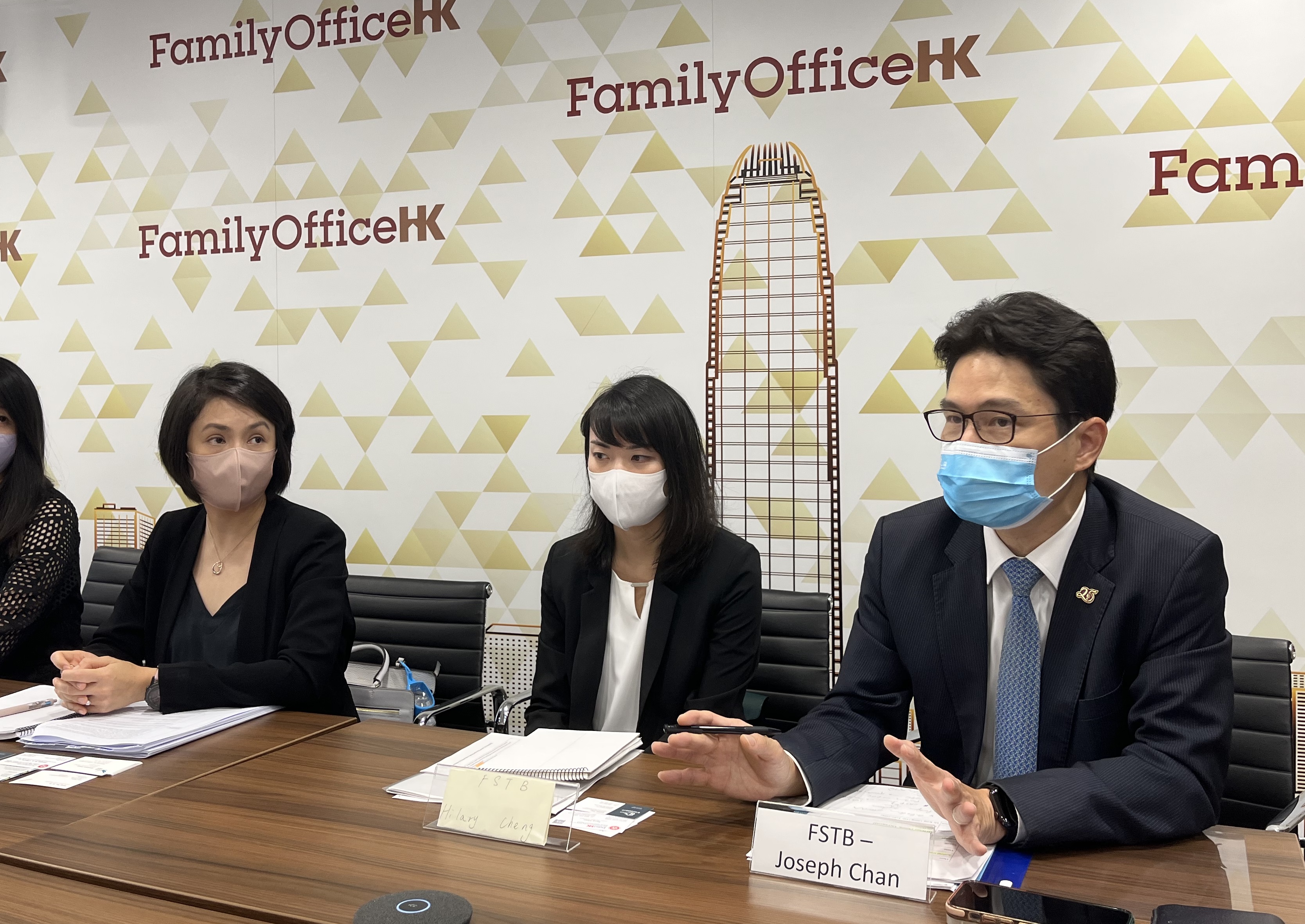 財經事務及庫務局、證監會及投資推廣署與業界領袖交流以促進香港證券型代幣發行的發展